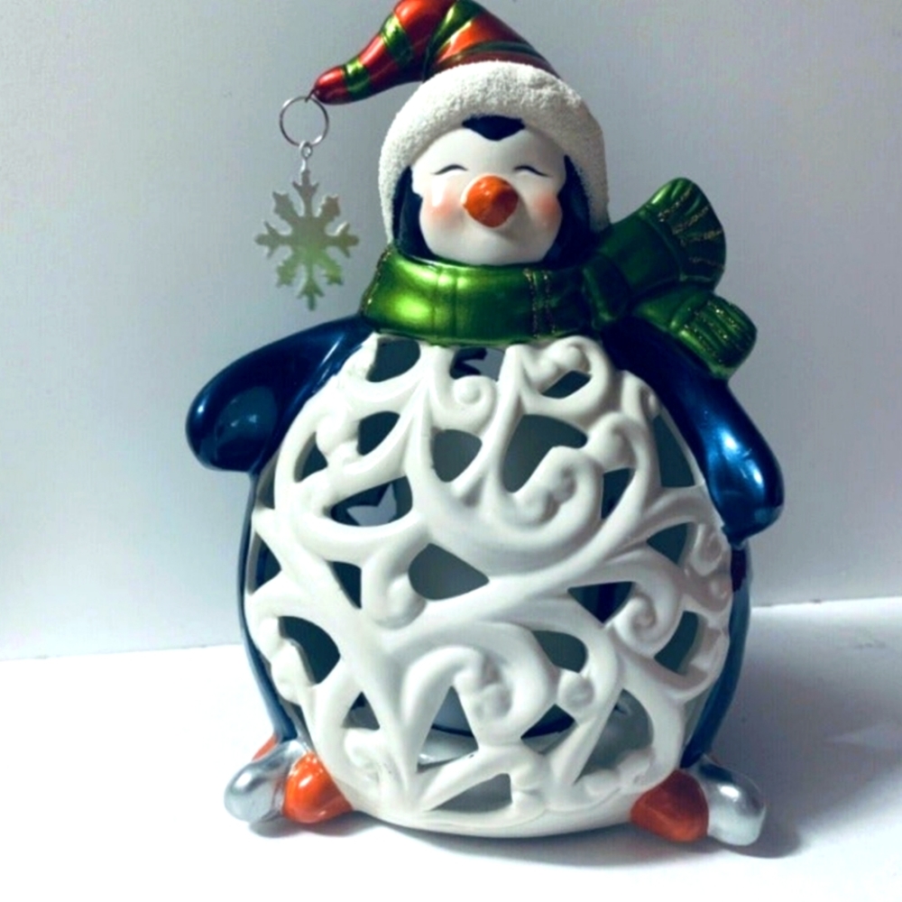 Light up holiday penguin